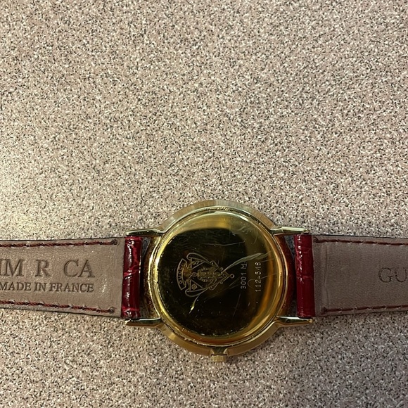 Red and Gold Gucci Watch with Leather Strap - Picture 4 of 7